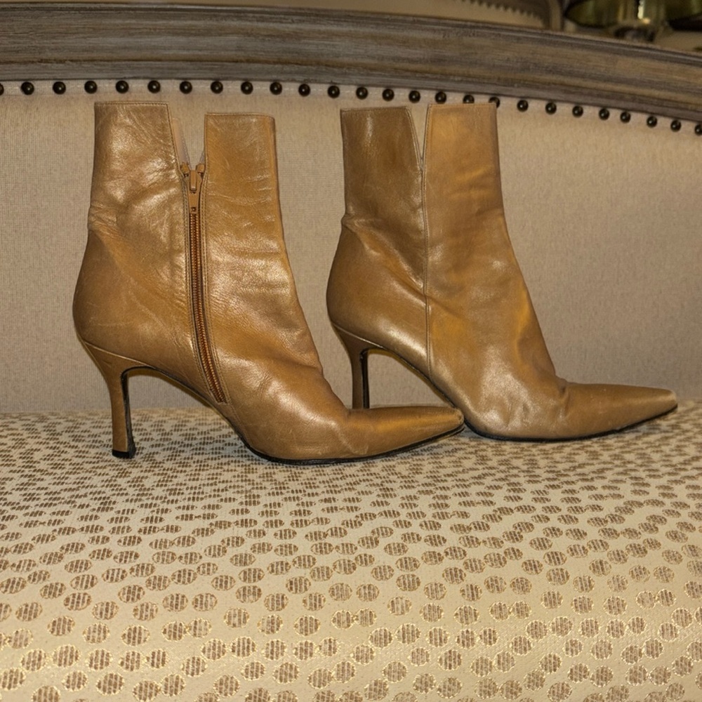High quality leather ankle boots